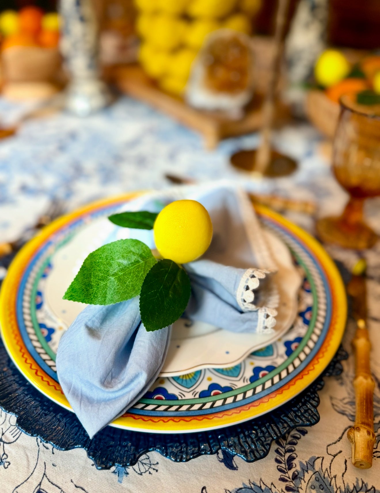 Set of 4 - Circle Lace Trim Linen Napkins