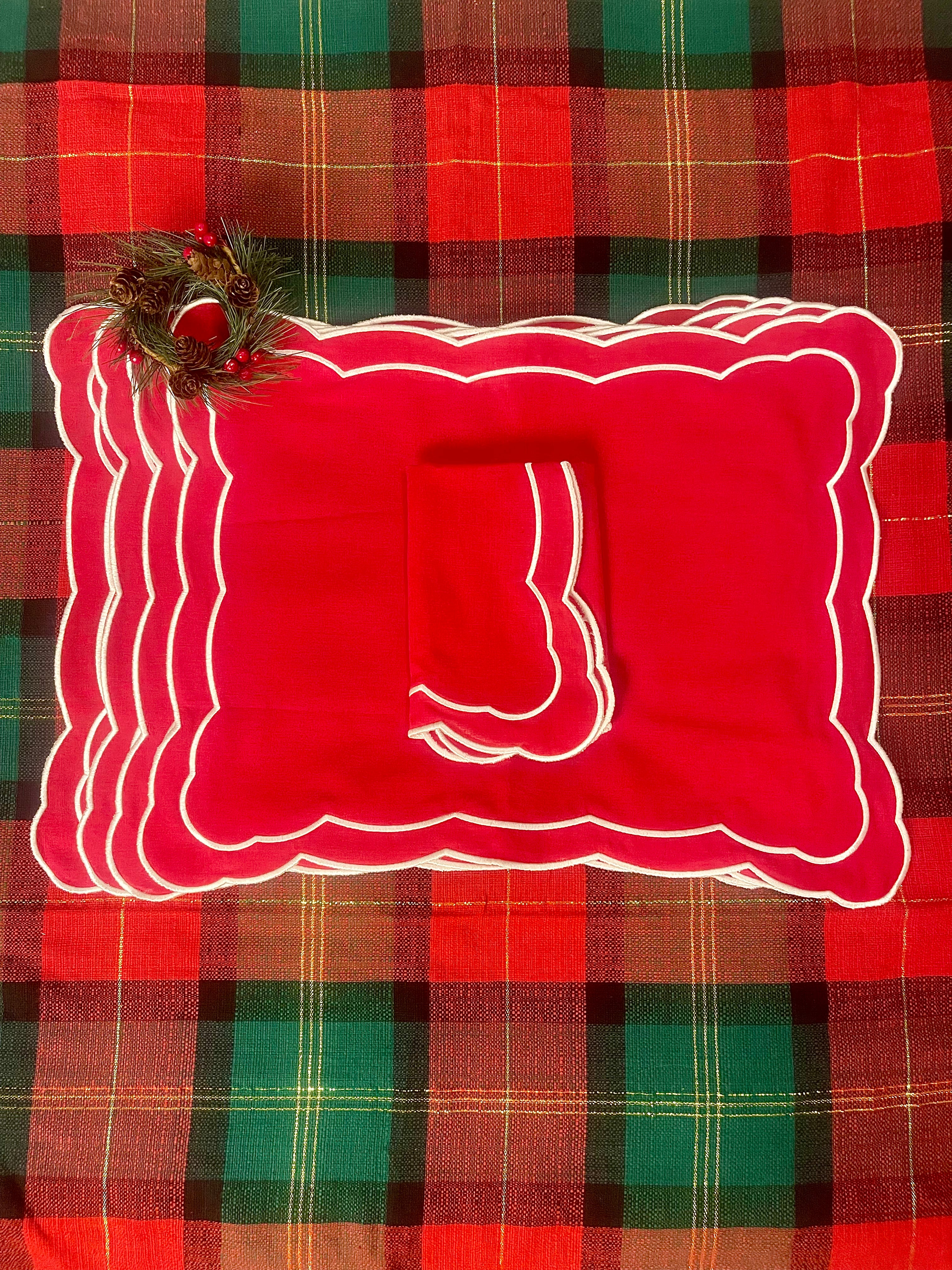 Berry Red Scalloped Napkins and Placemats (S/4)